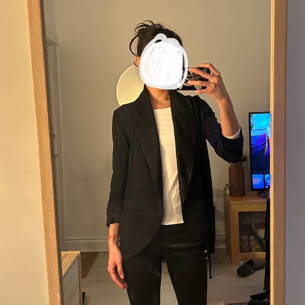 Aritzia Women’s Black Blazer